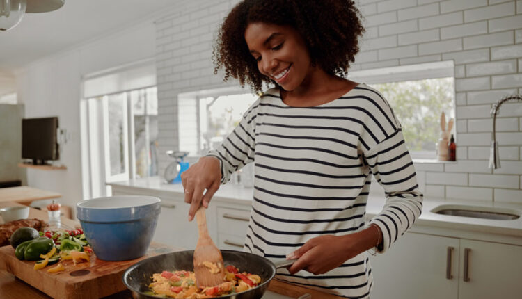 Intuitive Eating, Explained: What Is Intuitive Eating?
