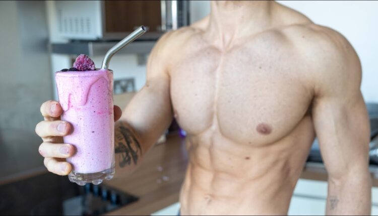 7 HEALTHY and EASY Smoothie Recipes (for building muscle & fat loss)