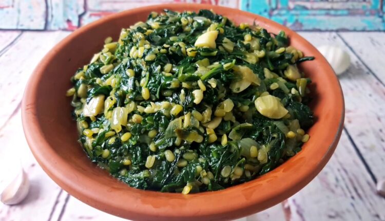 Easy to Make  Vegan Weight Loss Recipe: Spinach-Garlic Stir Fry
